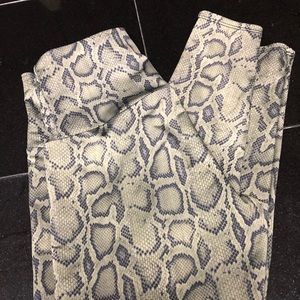 Onzie Snake Print Leggings S/M